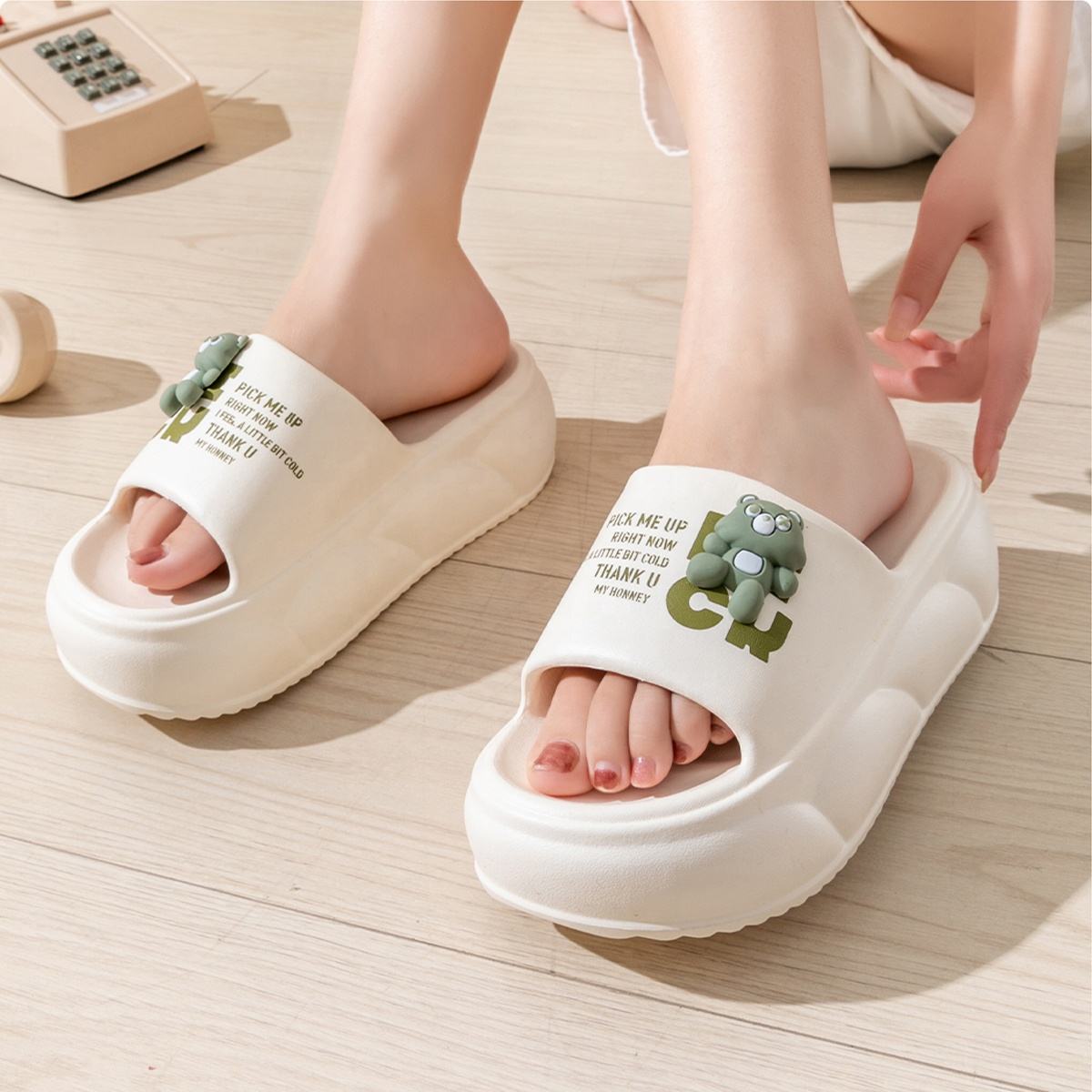 Zapatillas de playa de EVA de verano para mujer, plataforma antideslizante,  sandalias de decoración de oso bonitas con estampado de letras de Color