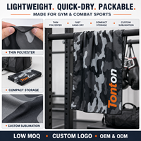 Serviette de sport camouflage personnalisée légère en polyester pour essuyer la sueur, idéale pour le MMA, la boxe et l'entraînement en salle de sport, faible MOQ 30 pièces