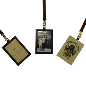 Titular de la tarjeta de identificación de PU de moda impresión personalizada al por mayor titular de la insignia con hebilla de seguridad portátil para bolsas de certificado - Product Image 3