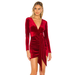 Abbigliamento OEM da donna elegante con scollo a v a <span class=keywords><strong>maniche</strong></span> <span class=keywords><strong>lunghe</strong></span> in <span class=keywords><strong>velluto</strong></span> rosso Casual Bodycon Mini abito Sexy da Club per feste - Product Image 1
