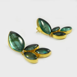 Haute qualité plaqué or fait à la main gris verre Labradorite Doublet boucles d'oreilles pour les femmes à la mode pour les fêtes de fiançailles en gros - Product Image 4