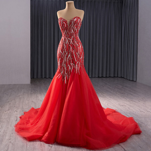 Robe de mariée sirène de luxe en dentelle perlée, rouge, pour bal de promo, avec corsage perlé en tulle, longueur ras du sol Rsm241050 - Product Image 3