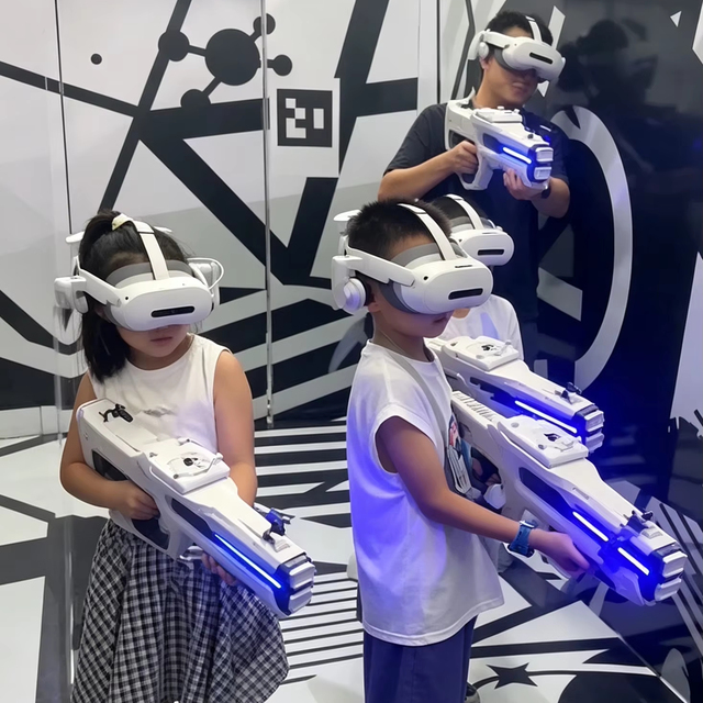 Vr Headsets High Quality MR Large-Scale Arena Mixed Reality Free-Roam Game System Theme Park Attraction OEM Accepted
