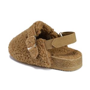 Chaussons en peluche pour enfants YL-25451 avec sangle réglable - Sandales d'intérieur d'hiver pour garçons et filles, chaudes, antidérapantes et disponibles en OEM/ODM - Product Image 3
