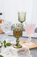 Retro wijnglazen groothandel, geëmbosseerde diamantvormige groene kelken voor hotel, restaurant, bruiloft, servies