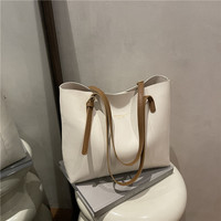 Sac à main pour femme de haute qualité et tendance, sac à bandoulière en cuir PU de couleur unie, nouveau sac fourre-tout de luxe léger très vendu