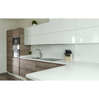 Armoire de cuisine moderne sans poignées en PET, armoires supérieures en PET blanc brillant, ensemble de cuisine sur mesure de style européen
