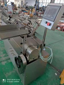 Machine de remplissage et de scellage latéral d'ampoules en verre à 8 têtes pour l'industrie cosmétique - Product Image 5