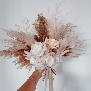 Vente en gros de bouquets de roses éternelles écologiques, <span class=keywords><strong>fleurs</strong></span> séchées et conservées pour Noël, la Saint-Valentin, la remise des diplômes, Halloween - Product Image 1