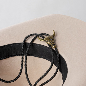 Nouveau Chapeau Fedora Unisexe en Laine Style <span class=keywords><strong>Cowboy</strong></span> Décontracté avec Cordon de Serrage, Large Bord et Bord Relevé, Idéal pour Fêtes, Activités de Plein Air, Chaleur et Protection Solaire - Product Image 5