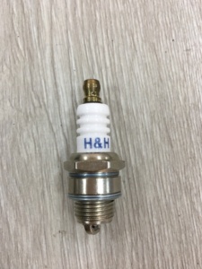 หัวเทียนเครื่องตัดหญ้าแบบใช้น้ำมันเบนซิน Macton สำหรับเครื่องยนต์ 2 จังหวะ 25-62 ซีซี เลื่อยยนต์ 2500-6200 รอบต่อนาที - Product Image 3