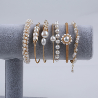 Bracelet en perles d'eau douce au design simple pour femmes
