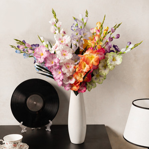 Bouquet de fleurs artificielles de gladioles en plastique et tissu, décorations de mariage, décoration intérieure, accessoires d'extérieur - Product Image 1