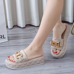 <span class=keywords><strong>Ciabatte</strong></span> da <span class=keywords><strong>donna</strong></span> personalizzate in PVC per casa e esterno, nuove <span class=keywords><strong>ciabatte</strong></span> estive con zeppa e plateau, sandali con zeppa - Product Image 6