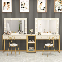 Table de maquillage moderne de qualité professionnelle avec miroir éclairé durable pour les boutiques de robes de mariée, les salons de beauté, les appartements