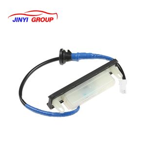 Interrupteur de déverrouillage du couvercle du coffre adapté à TOYOTA COROLLA 8484012050 84840-12050 - Product Image 6