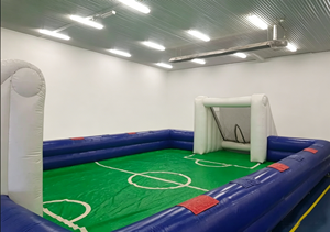 Terrain de football gonflable avec buts intégrés et sol, grande arène professionnelle pour événements, idéale pour les yachts et les centres de villégiature - Product Image 3