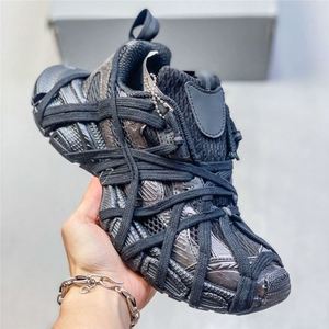 Chaussures de sport de luxe 3XL de haute qualité pour couple, hommes et femmes, vente en gros, confortables, avec sangle en tissu, style marche - Product Image 3