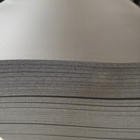 Panneau d'isolation NBR résistant à l'humidité 10m*1m*20mm, plaque de mousse de caoutchouc à cellules fermées pour l'isolation des tuyaux de sous-sol