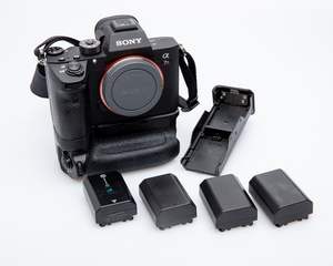 กล้องมิเรอร์เลสแบบฟูลเฟรม OEM <span class=keywords><strong>A7r</strong></span> III/<span class=keywords><strong>IV</strong></span> 61MP ความละเอียดสูง ถ่ายวิดีโอ 8K เซ็นเซอร์ CMOS ระบบกันสั่นแบบออปติคอล/อิเล็กทรอนิกส์ หน้าจอคู่ รองรับ SD Card ซูม 41x-63x - Product Image 6