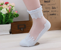 Chaussettes d'été en soie brodées de dentelle pour femmes Chaussettes courtes élastiques et respirantes pour femmes