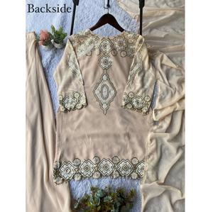 ชุดปาลาซโซและผ้าคลุมไหล่ดีไซน์เนอร์ผลิตในอินเดีย ชุดอินเดียสำหรับผู้หญิง มีจำหน่ายในราคาที่เข้าถึงได้ - Product Image 1