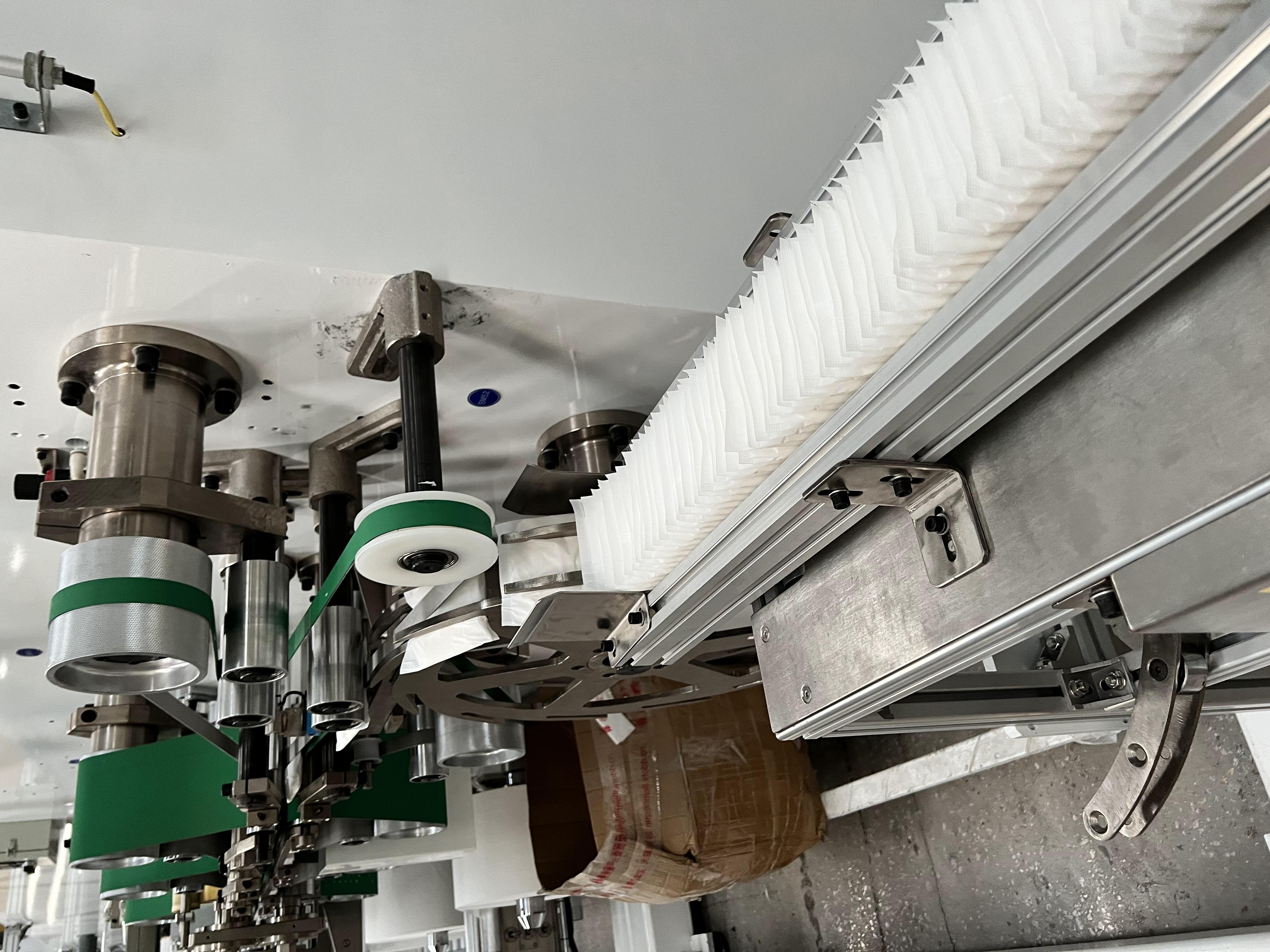 baby pampers making machine