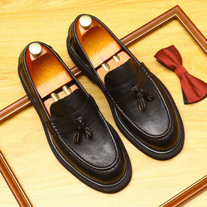 Chaussures décontractées et habillées pour hommes en cuir de vachette personnalisées - Luxueuses, de haute qualité, style européen, respirantes, grandes tailles, collection automne - Product Image 1