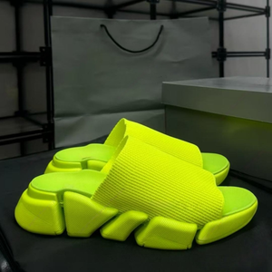 Chanclas de exterior modernas y a la moda, hechas de material EVA, con suela antideslizante y suave, marca de lujo con logotipo personalizado. - Product Image 1