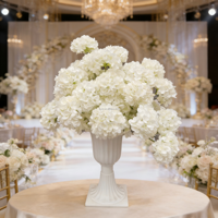 Arrangement de fleurs artificielles de roses blanches de luxe pour centre de table de mariage, décoration florale moderne pour salle de bal