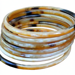 Ensemble de bracelets en corne de buffle polie de style animalier, en matériaux organiques naturels et écologiques de haute qualité, pour cadeau de mariage - Product Image 1