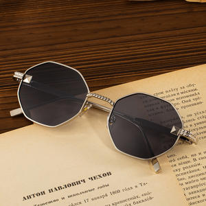 Nouvelles lunettes de soleil polygonales de style européen pour hommes, monture en métal, protection UV400 avec étui DG98255 - Product Image 5