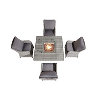 Ensemble de salon moderne en rotin Aura 4 places avec table de foyer carrée - Salle à manger et salon d'extérieur