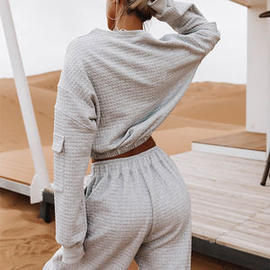 860 sweat à capuche personnalisé automne dernière conception sweats à capuche à manches longues surdimensionné haut court survêtement <span class=keywords><strong>avec</strong></span> poche 2 pièces ensemble de sweat à capuche pour les femmes - Product Image 3