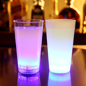 Glow Party Décor 16oz lampeggiante multicolore LED Light up coppe <span class=keywords><strong>per</strong></span> feste <span class=keywords><strong>per</strong></span> <span class=keywords><strong>capodanno</strong></span> compleanno Barware matrimonio - Product Image 4