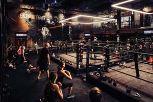 Anneau <span class=keywords><strong>de</strong></span> boxe portable personnalisé à prix abordable avec logo, anneau <span class=keywords><strong>de</strong></span> boxe surélevé en toile MMA 6m*6m*1m, anneau <span class=keywords><strong>de</strong></span> lutte à vendre - Product Image 6