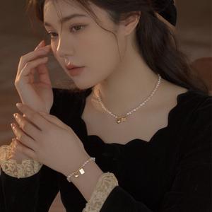 Collier baroque luxueux avec perles d'eau douce naturelles, brise de printemps de dix miles - Produit de luxe léger et tendance - Product Image 2