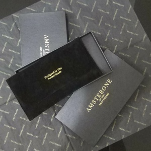 Hộp đựng trang sức cao cấp, thân thiện với môi trường, màu đen tùy chỉnh, có logo, cán mờ, ép nổi, lót mút, làm từ giấy mỹ thuật - Product Image 6