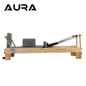 Reformer <span class=keywords><strong>de</strong></span> Pilates polyvalent en chêne avec ensemble <span class=keywords><strong>de</strong></span> Pilates, correcteur <span class=keywords><strong>de</strong></span> colonne vertébrale Pilates Caterpillar, et kits d'accessoires Pilates pour club <span class=keywords><strong>de</strong></span> fitness. - Product Image 1