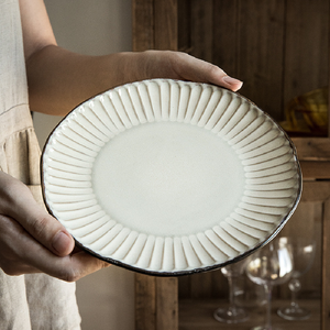 Assiette plate asymétrique rétro, belle assiette à dîner de style occidental, assiette en céramique gaufrée - Product Image 2