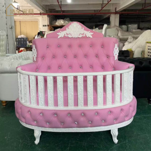 Cuna Ovalada de Madera para Bebés, Niños y Niñas, Estilo Trono Real Infantil de Lujo en Blanco y Dorado, Muebles para Bodas - Product Image 4