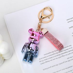 Porte-clés Ours Mignon en Gros - Breloque de Sac en Métal Tendance, Accessoire de Clé de Voiture, Support de Clés pour Femmes - Product Image 4