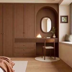 Armario Retro de Lujo Personalizado con Abundantes Compartimentos de Almacenamiento, Armario de Dormitorio Ornamentado Convertible - Product Image 1