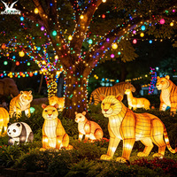 Maßgefertigte Lebensgroße Tier-Leuchtstatuen mit LED-Beleuchtung & Eisenrahmen & Seidenstoff für Zoo-Vergnügungspark-Dekoration