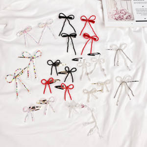 Jepit Rambut Elegan Dengan Mutiara Imitasi Putih Aksesori Rambut Manis dan Chic untuk Wanita - Product Image 1