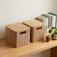 Panier de rangement rectangulaire moderne et écologique en osier synthétique fait main avec couvercle et poignée pour bureau