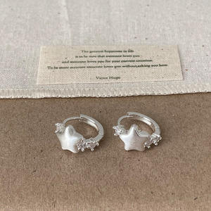 Pendientes Huggie de estrella de precio al por mayor, joyería de plata de ley 925, pendientes de aro de estrella de cinco puntas - Product Image 6