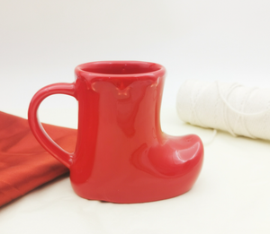 Tasses en céramique au design de bottes de Noël, vaisselle brillante rouge et bleue pour cadeaux de Noël - Product Image 4