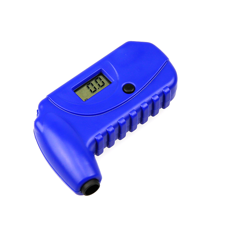 Easy operated tire digital pressure gauge