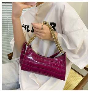 กระเป๋าถือแฟชั่นสุดหรู สไตล์เรโทร ลำลอง สำหรับผู้หญิง กระเป๋าสะพายไหล่ หนังแท้ สีพื้น พร้อมสายโซ่ - Product Image 3